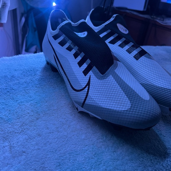 Nike Vapor Edge Pro 360 White Black Pure Platinum
Football Cleats Men Sz 12 new - Picture 3 of 7